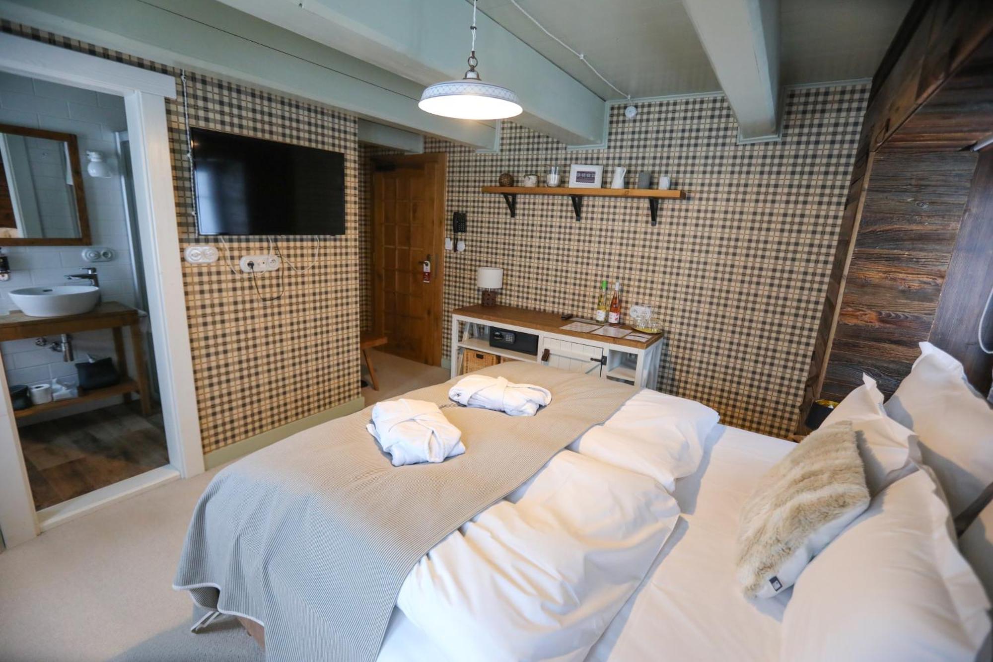Hotel Bouda Helena 페츠포드 스녜즈코우 외부 사진